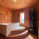 alt="Продаж будинок 308м2 у Гатному біля метро Теремки ванна кімната"