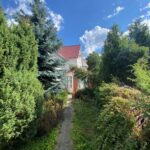 alt="Двір приватного будинку 308м2 у селі Гатне"